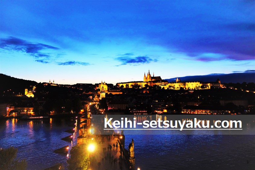 旧市街橋塔から見えるカレル橋・プラハ城の夜景がおすすめ